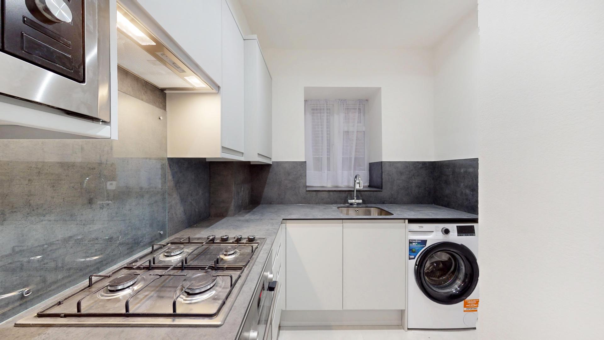 Recently Refurbished Apartment Sutherland Avenue, Maida Vale